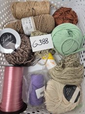 630g / mix rôznych druhov priadze, špagátov s pod