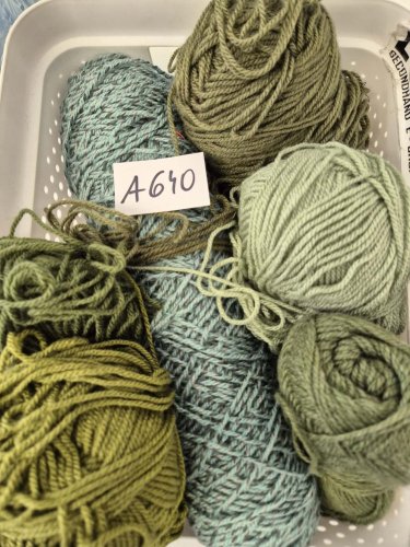 590g