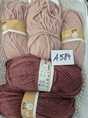 500g hrejivej  priadze Júlia