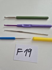 háčiky 4ks - velkosti č.4,5; 3,5; 2; + 1 tenučký