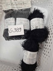 200g krásnej efektnej čiernej priadze